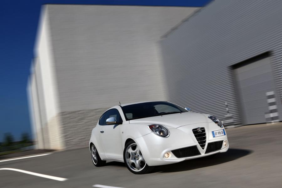  Alfa Romeo MiTo 1.4 MultiAir 2009 года  (фото 13 из 22)